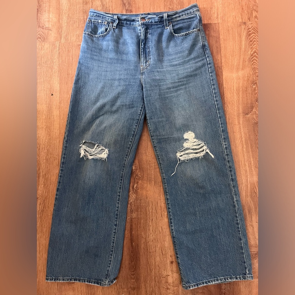 Levis straight leg size 32